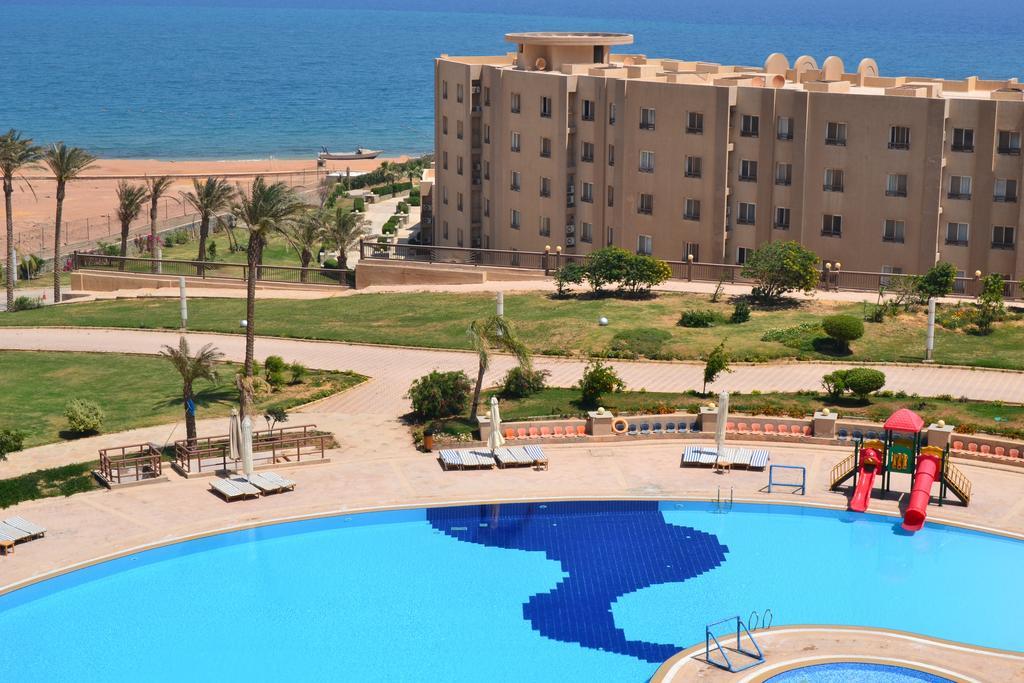 Grand Ocean Blue - Apartment 718 Айн Сохна Екстериор снимка